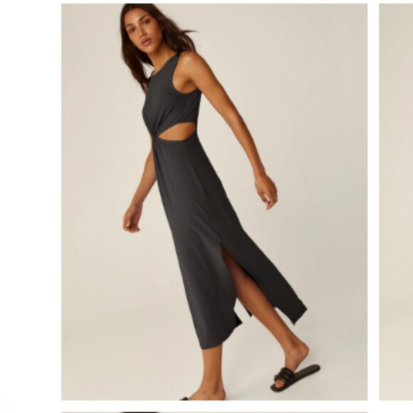 Around The World Front Twist Dress - Picture 4 of 4